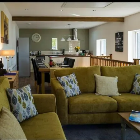 Church House Barn District & Solway Coast With Solway Firth Views 펜션 실로스